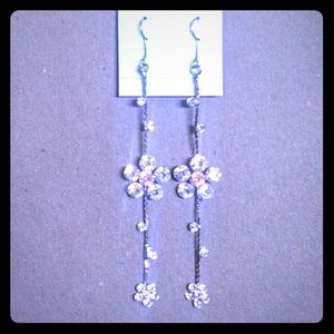 Beautiful rhinestones flower earrings